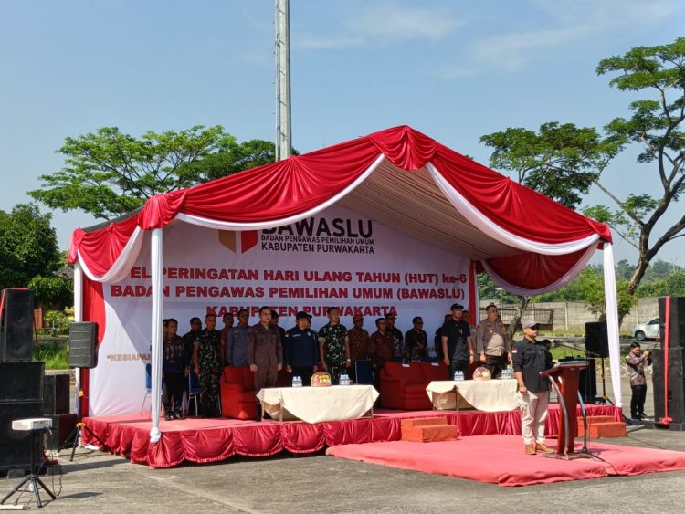 Wakili Kapolres, AKP Hevi Nurniawan Hadiri Apel HUT Ke-6 Bawaslu Purwakarta