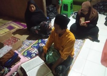 Pelaksanaan Tahlil 3 Hari : Almarhumah Rukiyah Binti Arto Jama’ah Hadir Bacakan Do’a Dan Dzikir