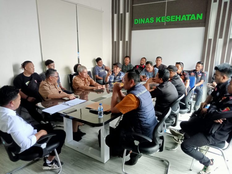 Aksi Protes Ormas BPPKB Banten DPC Paurwakarta terhadap Pelayanan RS Abdul Radjak
