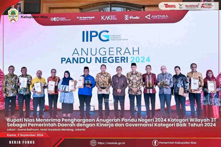 BUPATI NIAS TERIMA PENGHARGAAN ANUGERAH PANDU NEGERI (APN) 2024 KATEGORI BAIK