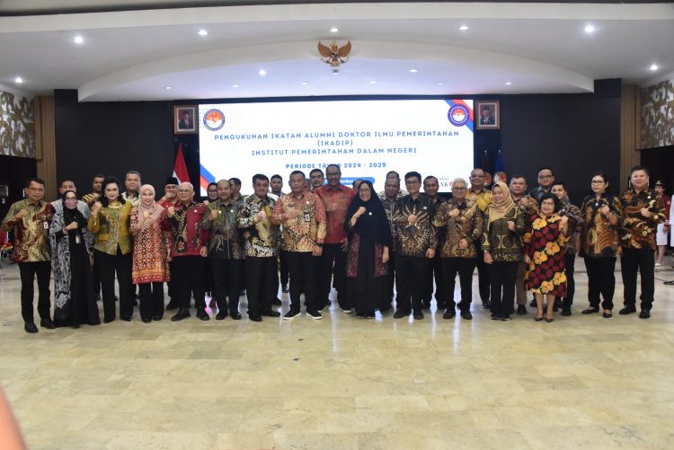 Laksda TNI Dr. Suradi Agung Slamet, S.T., S.Sos., M.M., Dikukuhkan : sebagai Ketua Umum IKADIP IPDN Periode 2024-2029