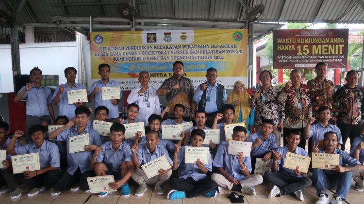 Penutupan Pendidikan : Kewirausahaan Kejuruan Menjahit Warga Binaan Rutan Tangerang