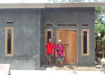 Kades Cileles (Amanta) ” Berikan Bantuan Bedah Rumah Kepada 10 KPM Melalui DDS.!!