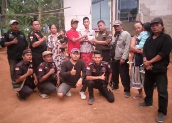 Aliansi Ormas Dan Akpersi Parung Panjang Bersatu : Bersinergi Dengan Bantu Ulurkan Bantuan Kepada Orang Lanjut Usia Telantar