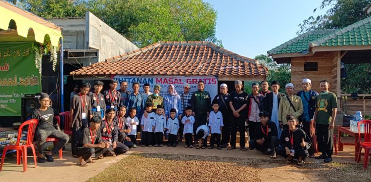 Atraksi Debus Meriahkan HUT Padepokan 11 Elang Putih Dari Selatan