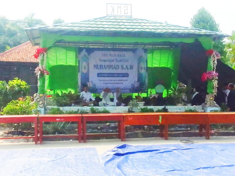 SMK PGRI Maja Peringati Maulid Nabi Muhammad SAW 1446 H” Komitmen Kami Semoga Siswa Siswi Kami Bermoral & Berakhlak Baik