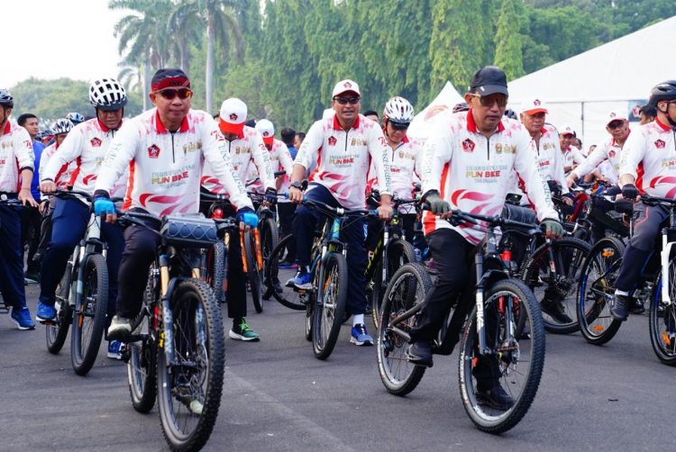 Panglima TNI dan Kapolri : Ikuti Fun Bike dalam Rangkaian Peringatan HUT Ke-79 TNI