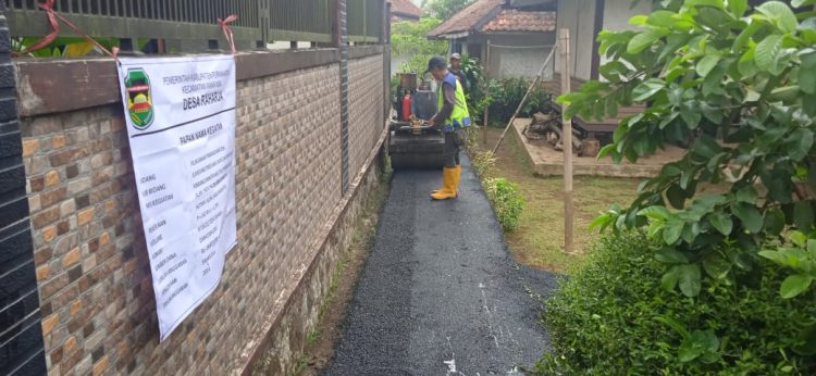 Dugaan Permainan di Balik Proyek Pengaspalan Jalan Lingkungan di Desa Raharja