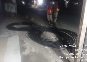 Berbicara dengan Nada Tinggi, Penarikan Kabel di Jalan Otonom Cikupa Diduga Dibekingi Oknum TNI