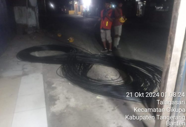 Berbicara dengan Nada Tinggi, Penarikan Kabel di Jalan Otonom Cikupa Diduga Dibekingi Oknum TNI