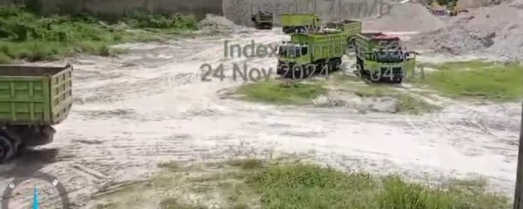 Merasa Kebal Hukum Perusahaan Galian Pasir Milik Mumu Ga /Adi Angkut Pasirnya Langsung Pake Tronton