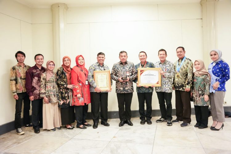 Pemkab Purwakarta Raih Dua Kategori Penghargaan Anubhawa Sasana Desa