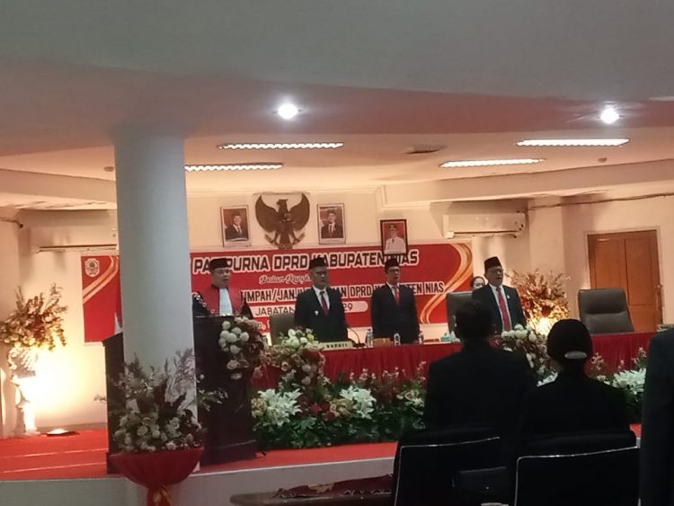 Bupati Nias Hadiri Rapat Paripurna DPRD Kab. Nias Dalam Rangka Pengucapan Sumpah Janji Pimpinan DPRD
