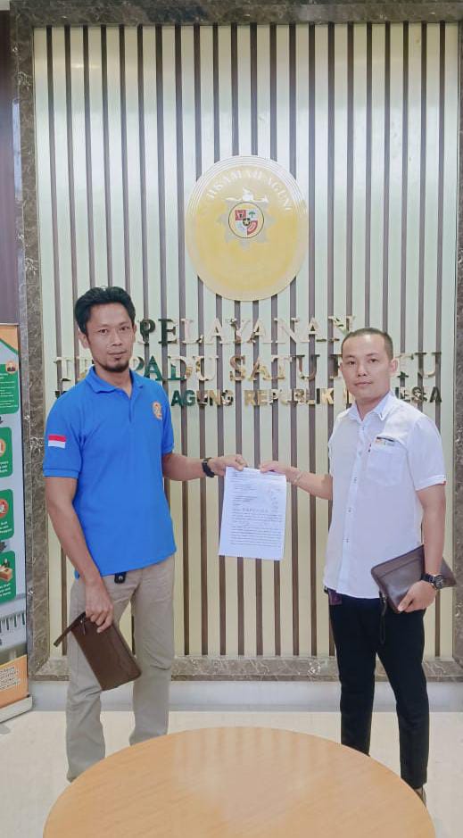 YAYASAN PERLINDUNGAN KONSUMEN (YPK-YAPERMA) DPAC SOLEAR TANGERANG MELAPORKAN SALAH SATU MAJELIS HAKIM PENGADILAN NEGERI TANGERANG KE MAHKAMAH AGUNG R.I.