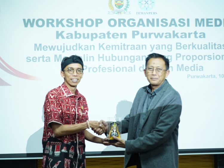 Sekretariat DPRD Purwakarta Menyelenggarakan Workshop Menyertakan Ratusan Wartawan dengan Narsum Dewan Pers Nasional