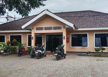 Pemdes Curug Wetan Tak Pasang Baliho Biografi Anggaran ADD Di Desa nya ” Ada Apa??