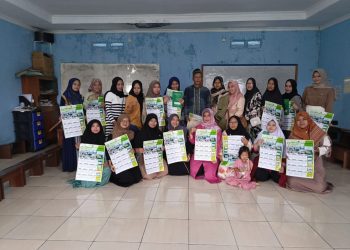 Pembagian Rapot MDTA ADRIKNI AN NUFUSI TA 2024 Berlangsung Khidmat dan Satu Hadiah Kalender Bagi Siswa