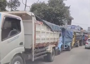 Bikin Macet, Pengurugan Tanah di Serdang Kulon Panongan Terindikasi Mengganggu Ketertiban Umum