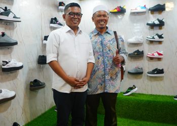 Gubernur Terpilih Andrasoni Kunjungi Gerai Nasr Footwear di Banten Creatif Festival 2024