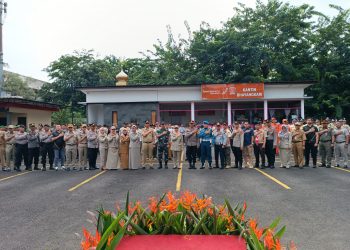 Kapolsek Kelapa Gading Gelar Apel Pasukan Ops Lilin Jaya 2024 untuk Pengamanan Malam Tahun Baru