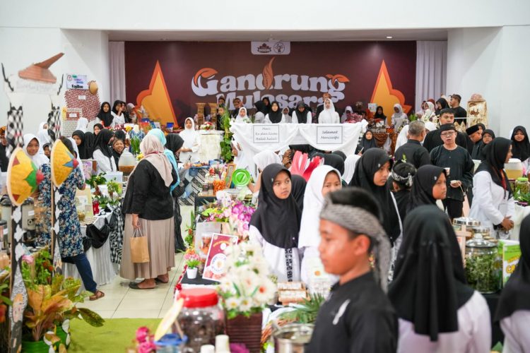 Festival Gandrung Mulasara Panen Karya Tatanen di Bale Atikan Disdik Purwakarta