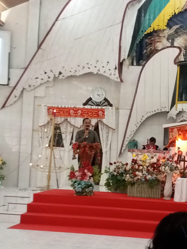 Asisten III Setda Kab. Nias Wakili Bupati Nias Menghadiri Perayaan Natal dan Syukuran Tahun Baru Majelis Sinode