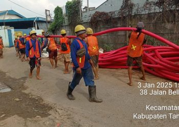 Andal Lalin Asal-Asalan, Galian PLN di Desa Kadu Dikeluhkan Pengguna Jalan Karena Bikin Macet