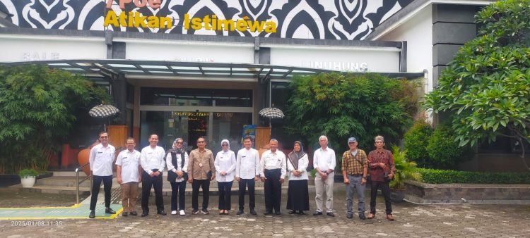 Kunjungan Kepala KCD DR. Nonoh Winarti ke Dinas Pendidikan Kabupaten Purwakarta