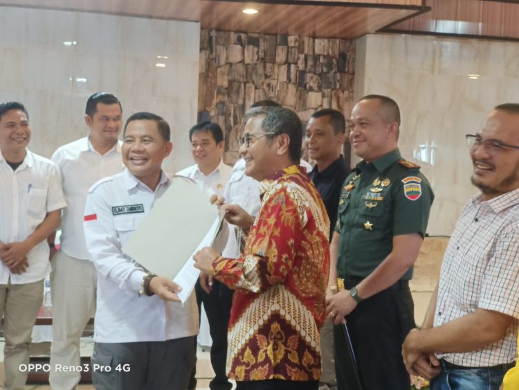 KPU Nias Tetapkan Pasangan Yaatulo Gulo – Arota Lase Menjadi Calon Bupati Nias Terpilih