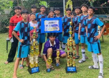 Harumkan Nama Sekolah, SMPN 2 Jasinga Sabet 2 Piala Kejuaraan Futsal Bergengsi di Bogor
