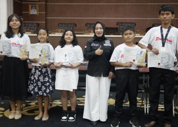 Ketua DPRD Purwakarta Menerima Audiensi Juara Internasional Peraih Medali Emas Bidang Musik Klasik Katagori Anak Usia SD dan SMP