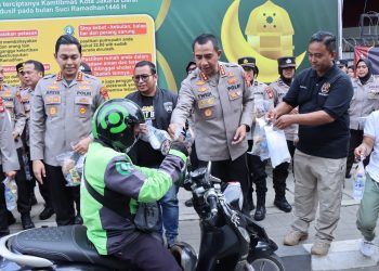 Bersama Insan Media, Polres Metro Jakarta Barat Tebar Kebaikan di Bulan Ramadhan dari berbagi Takjil Hingga Santuni Anak Yatim
