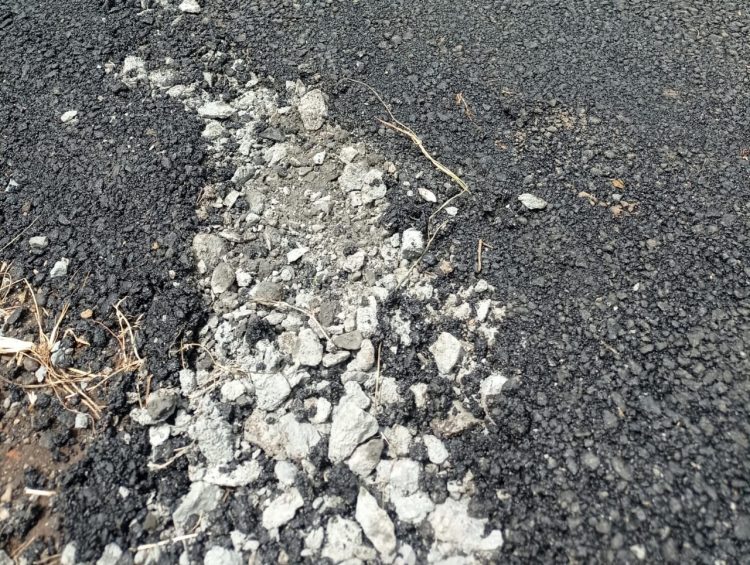 Sekcam Cikupa Gercep Tegur Kontraktor yang Gelar Hotmix Tidak Standar, Tapi Sayang Ketebalannya Belum Sesuai