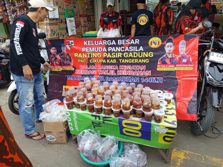 Ormas PP Ranting Ds.Pasir Gadung Cikupa Gelar Kegiatan Sosial Pembagian 750 takjil dan Bukber berjalan lancar