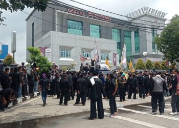 Datangi Mapolresta Tangerang, Masa PSHT Minta Oknum LSM Pelaku Pembacokan Secepatnya Ditangkap
