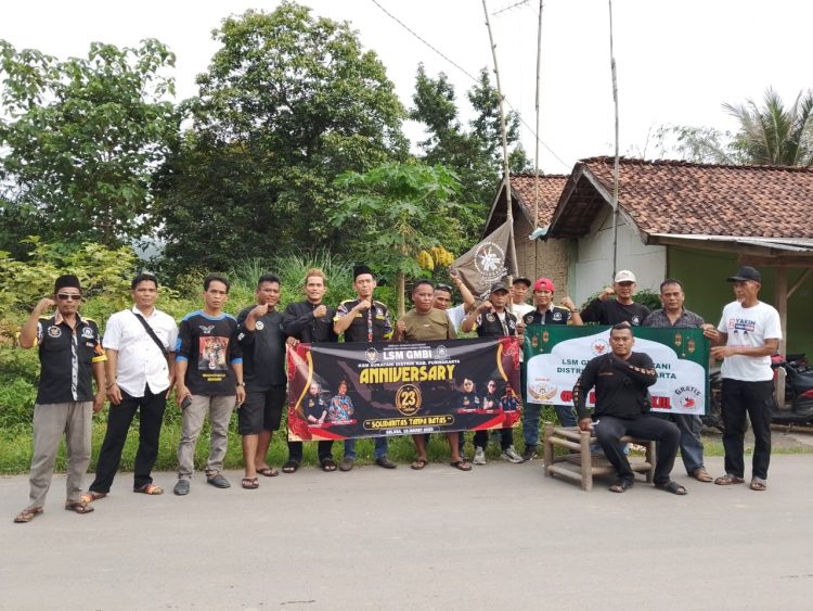 Dalam Rangka Aniversari Ke 23 GMBI Ksm Sukatani Distrik Kab Purwakarta Adakan Kegitan Bagi Takjil Dan Do,a Bersama