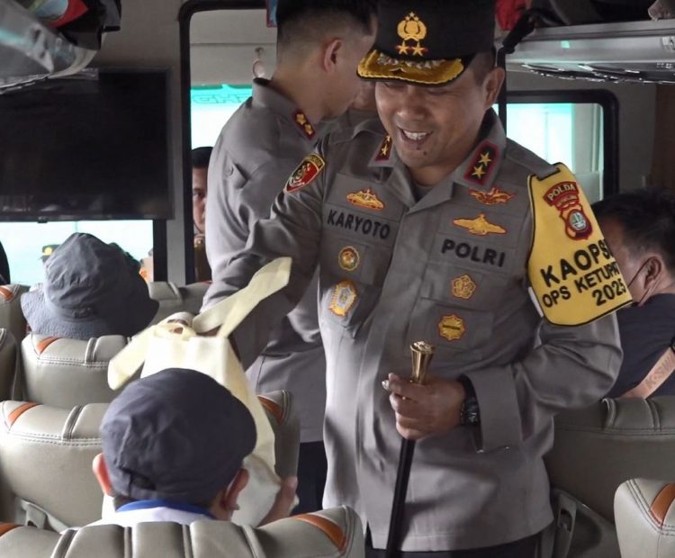 Pastikan Mudik Aman Dan Nyaman Kapolda Metro Jaya Tinjau Terminal Pulogebang