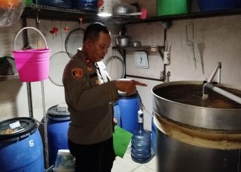 Polsek Jatiuwung Gerebek Home Industry Miras Ciu, Pengusaha Ilegal Terancam Hukuman Berat