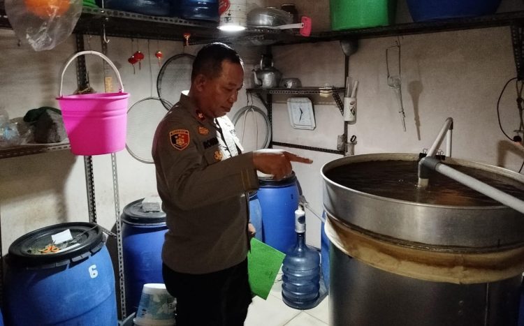 Polsek Jatiuwung Gerebek Home Industry Miras Ciu, Pengusaha Ilegal Terancam Hukuman Berat