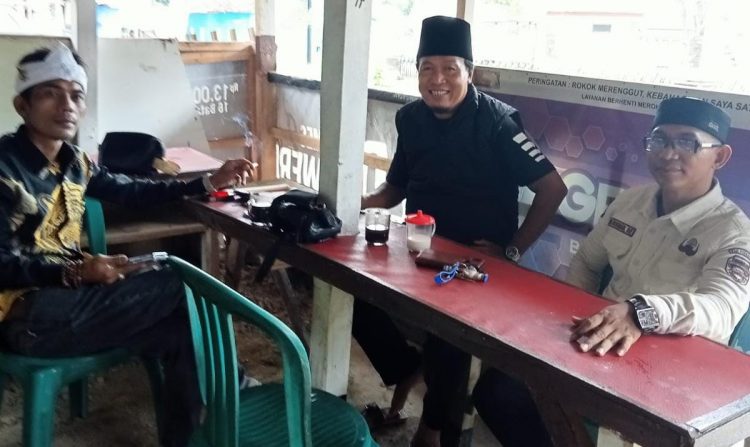 Kepala Kelurahaan Deni Rosdiana Sambut Baik Kedatangan Ketua Fasilitator Kelurahaan Purwamekar