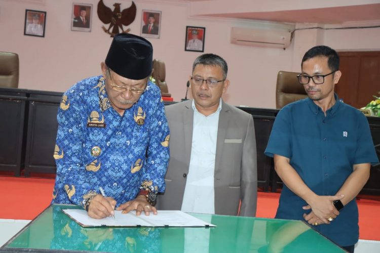 Wabup Nias Hadiri Rapat Paripurna DPRD Penandatanganan Nota Kesepakatan Ranwal RPJMD Tahun 2025-2029