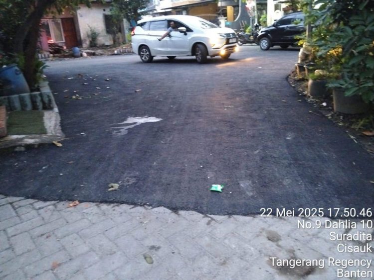 Gara-Gara Pengawasnya Enggak Tau, Proyek Hotmix Pagu Anggaran Kecamatan Cisauk Dikerjakan Asal Jadi