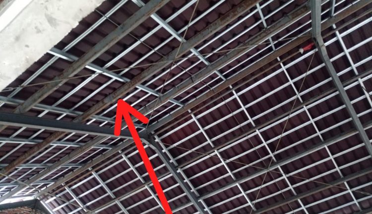 Sebagian Rangka Baja Ringan Rehabilitasi SDN Candu Diduga Gunakan Material Bekas, Pengawasnya Tutup Mata