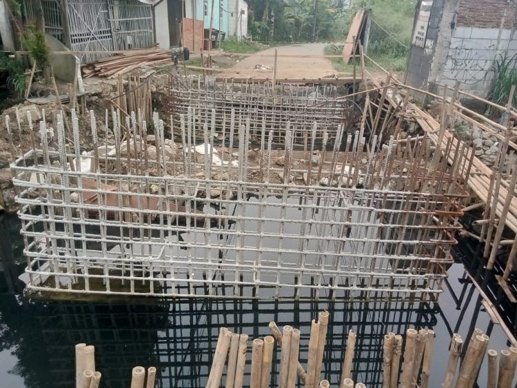 Tak Pasang Papan Informasi, Proyek Penggantian Jembatan Pasir Gadung Diduga Buat Ajang Korupsi Korporasi