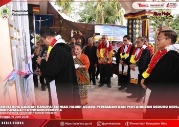 SEKDA NIAS HADIRI PERESMIAN DAN PENTAHBISAN GEDUNG GEREJA BNKP JEMAAT FATODANO RESORT 4