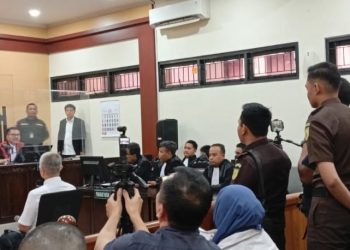 Permohonan Ditolak dan Sidang Terus Berlanjut, Pendukung Charlie Chandra Ricuh di PN Tangerang