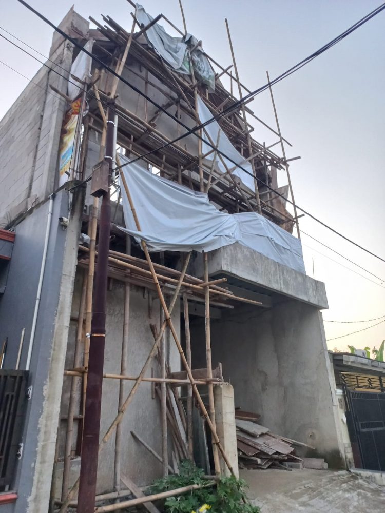 Diduga Ilegal! Rumah Tingkat di Pondok Daru Permai Resahkan Warga, Satpol PP Diminta Bertindak Tegas