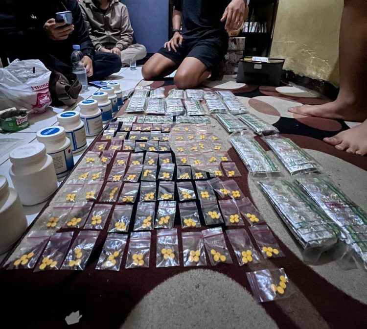 Satres Narkoba Polres Purwakarta Tangka Pengedar OKT, Ribuan Butir Obat Terlarang Disita