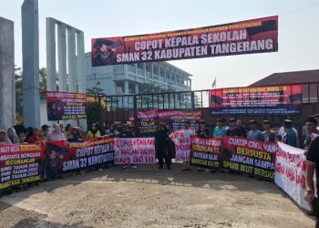 Anak Yatim Ditolak, Warga Geram: SMAN 32 Terjerat Dugaan Kecurangan!