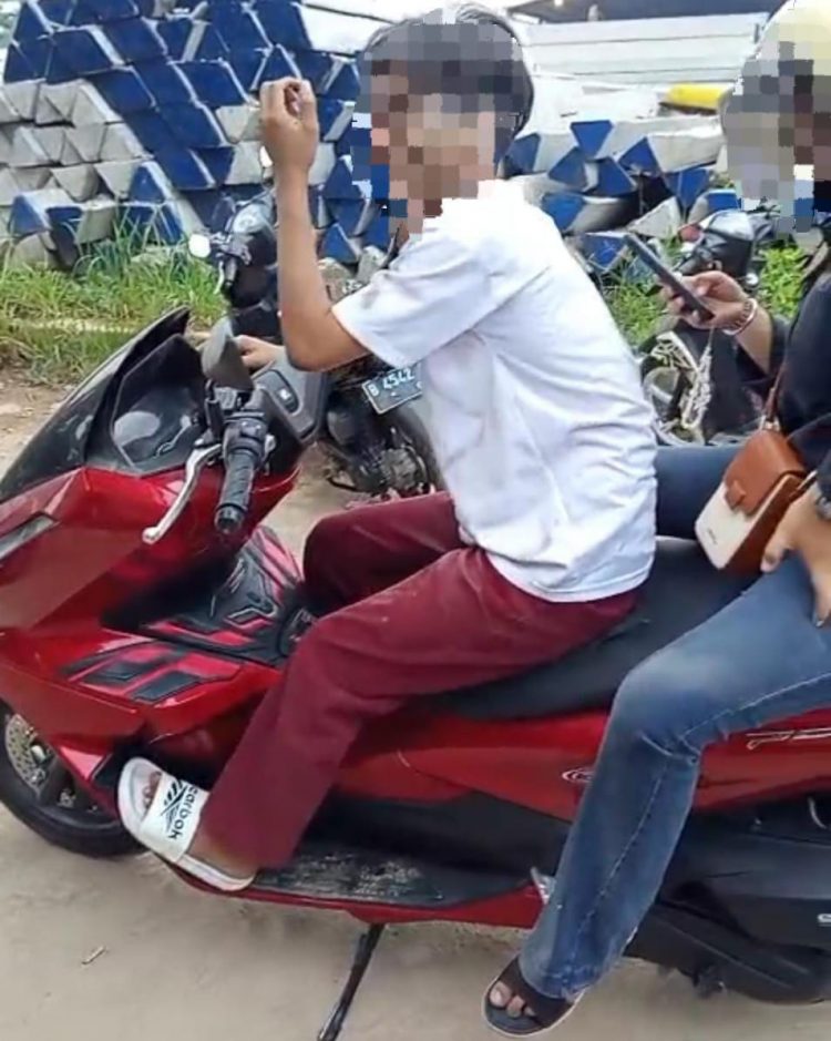 Pengendara Motor Jadi Korban Semburan Semen, Pemda Tangerang Diminta Audit Legalitas Bangun Nagamas Kontraktor